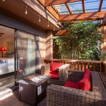 Lantern Light Inn - Romantic Getaway (Adults Only)-3